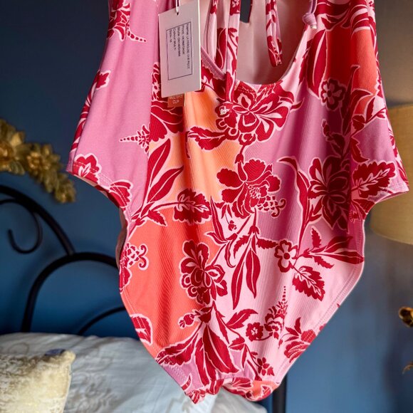 NWT Onshore La Perouse Pink Tropical Hermitage Print One Piece Swimsuit - Picture 6 of 10